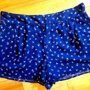 Size 16 Lauren Conrad Floral Dressy Shorts